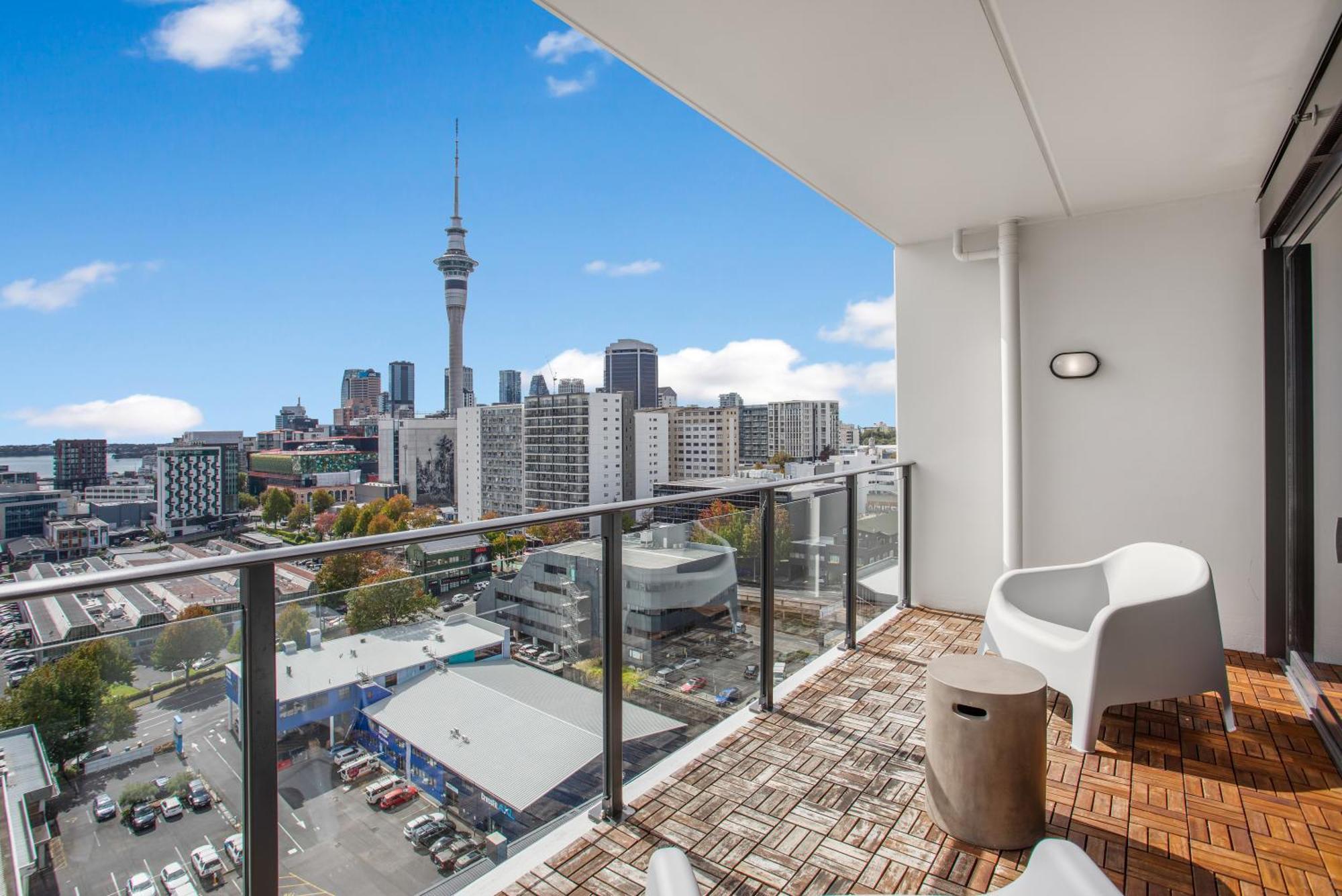 Skyline Serenade Apt With Skycity View And Parking Auckland Exteriör bild