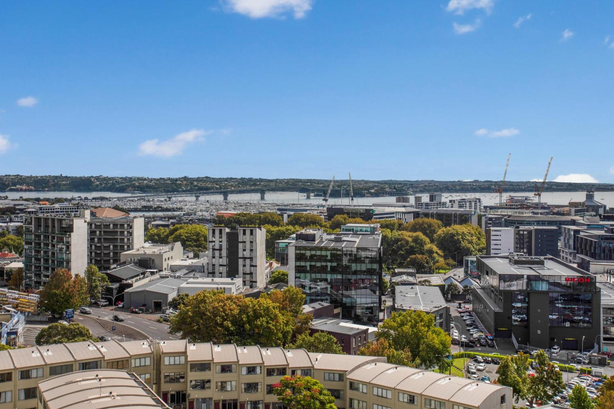 Skyline Serenade Apt With Skycity View And Parking Auckland Exteriör bild